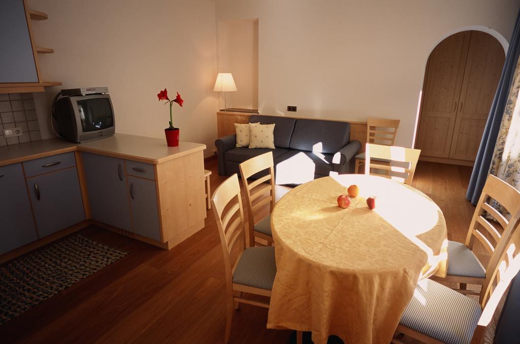 Residence Frea Selva di Val Gardena Bilik gambar